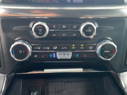 Certified 2022 Ford F150 Lariat w/ Equipment Group 502A High AWD/4WD image 23