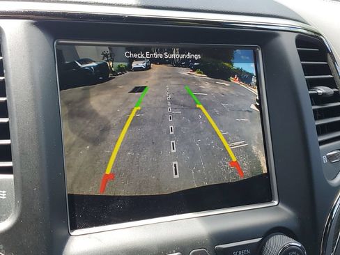 Used 2018 Jeep Grand Cherokee High Altitude RWD image 29