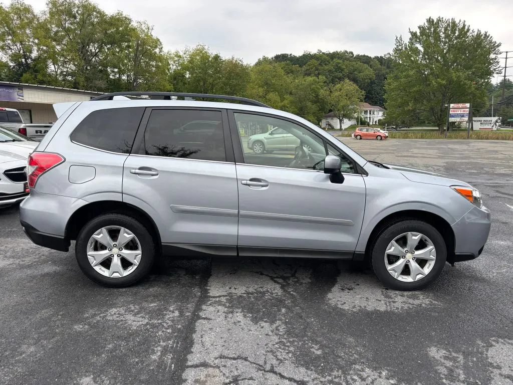 Used 2016 Subaru Forester 2.5i Limited AWD/4WD image 9