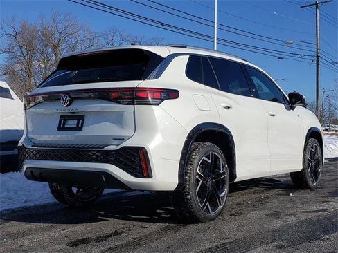 New 2026 Volkswagen Tiguan SEL R-Line image 3