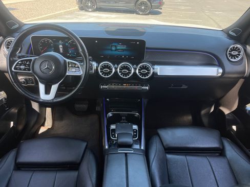 Used 2020 Mercedes-Benz GLB 250 4MATIC w/ Premium Package image 20