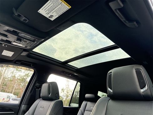 Used 2022 Cadillac Escalade Sport image 17