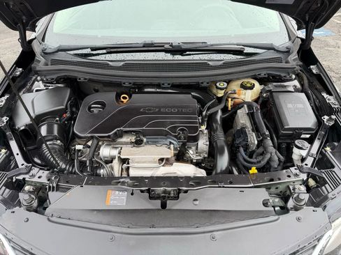 Used 2017 Chevrolet Cruze LT w/ Convenience Package image 22