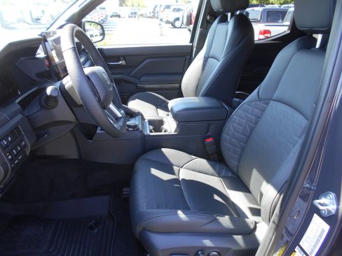 Used 2025 Toyota Tacoma TRD Sport w/ TRD Sport Premium Package AWD/4WD image 8