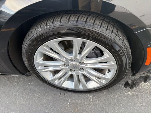 Used 2019 Cadillac XTS Luxury FWD image 2