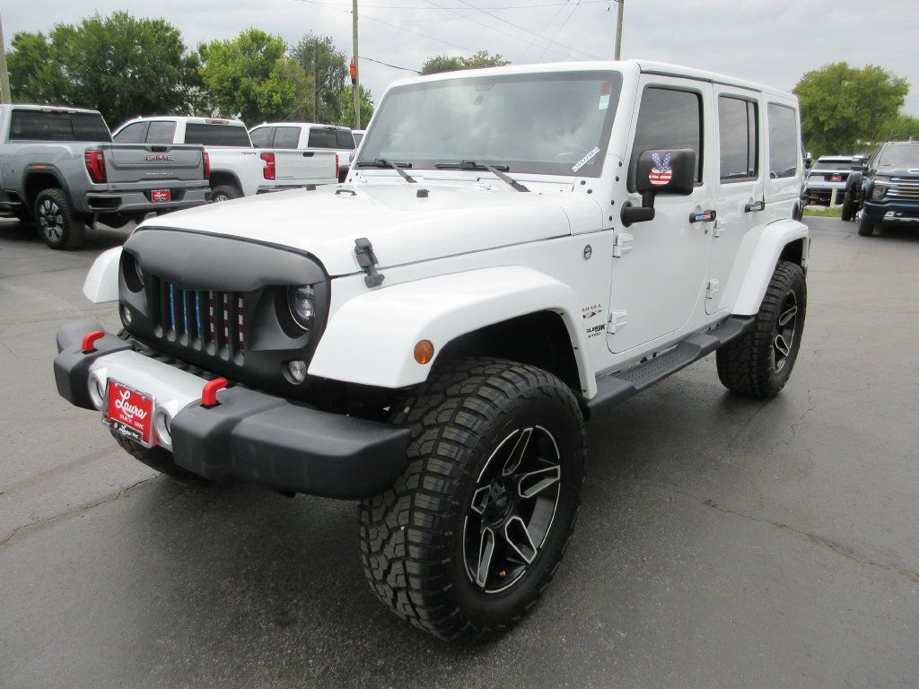 Used 2018 Jeep Wrangler Unlimited Sahara AWD/4WD image 9