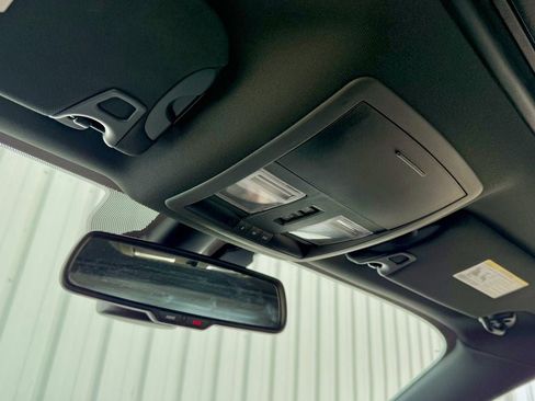 Used 2022 Dodge Challenger R/T w/ T/A Package image 33