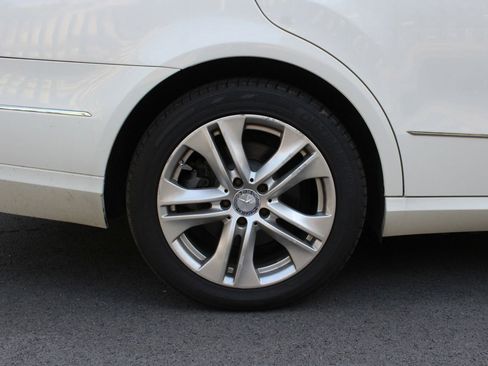 Used 2011 Mercedes-Benz E 350 4MATIC Sedan image 8