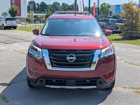 Used 2023 Nissan Pathfinder SL AWD/4WD image 8