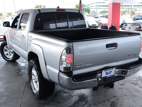 Used 2015 Toyota Tacoma PreRunner w/ TRD Off-Road Package RWD image 7