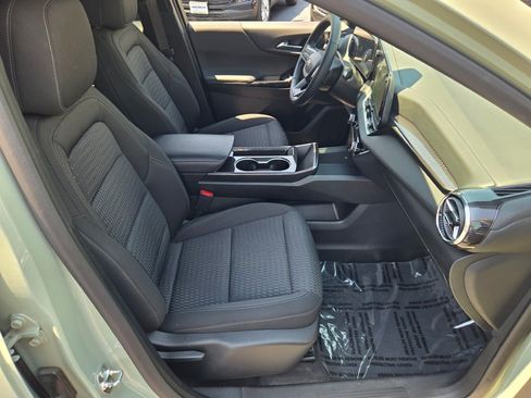 Certified 2025 Chevrolet Equinox LT w/ Safety and Technology Package FWD image 7