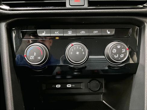 Used 2025 Volkswagen Taos S image 33