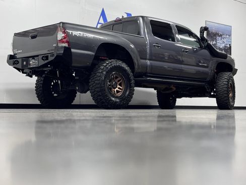 Used 2014 Toyota Tacoma 4x4 Double Cab w/ TRD Sport Package image 4
