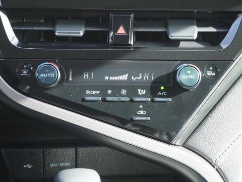 Used 2024 Toyota Camry XLE image 31