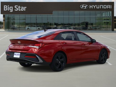 Used 2026 Hyundai Elantra Sport FWD image 4