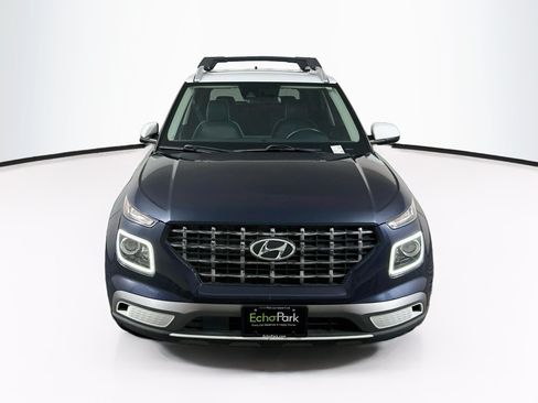 Used 2021 Hyundai Venue FWD image 2