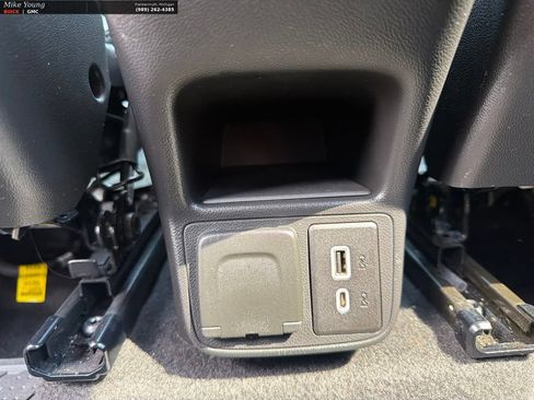 Used 2021 Chevrolet TrailBlazer LT w/ Premium Seating Package FWD image 25