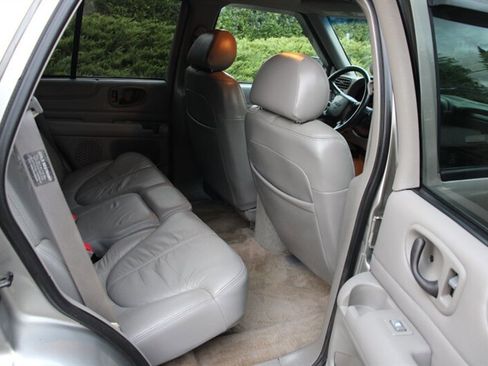 Used 2000 GMC Jimmy SLT w/ Underbody Shield Pkg image 6