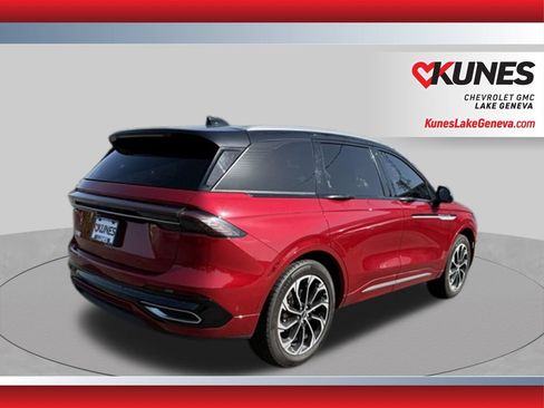Used 2024 Lincoln Nautilus Reserve AWD/4WD image 4