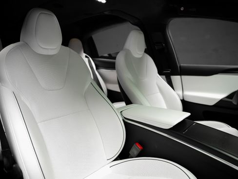 Used 2023 Tesla Model X Plaid image 56