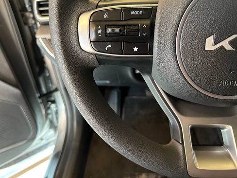 Used 2025 Kia Sportage LX AWD/4WD image 11