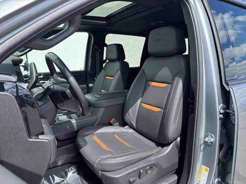 Used 2025 GMC Sierra 3500 AT4 w/ AT4 Premium Plus Package AWD/4WD image 10