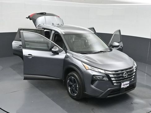 Used 2024 Nissan Rogue SV w/ SV Premium Package FWD image 57