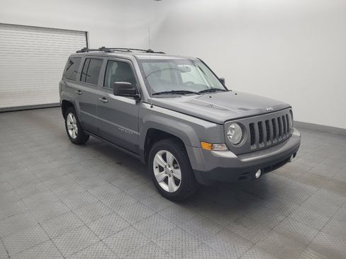 Used 2014 Jeep Patriot Latitude FWD image 11