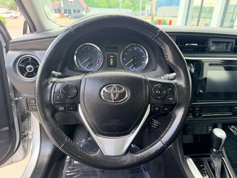 Used 2017 Toyota Corolla SE FWD image 17