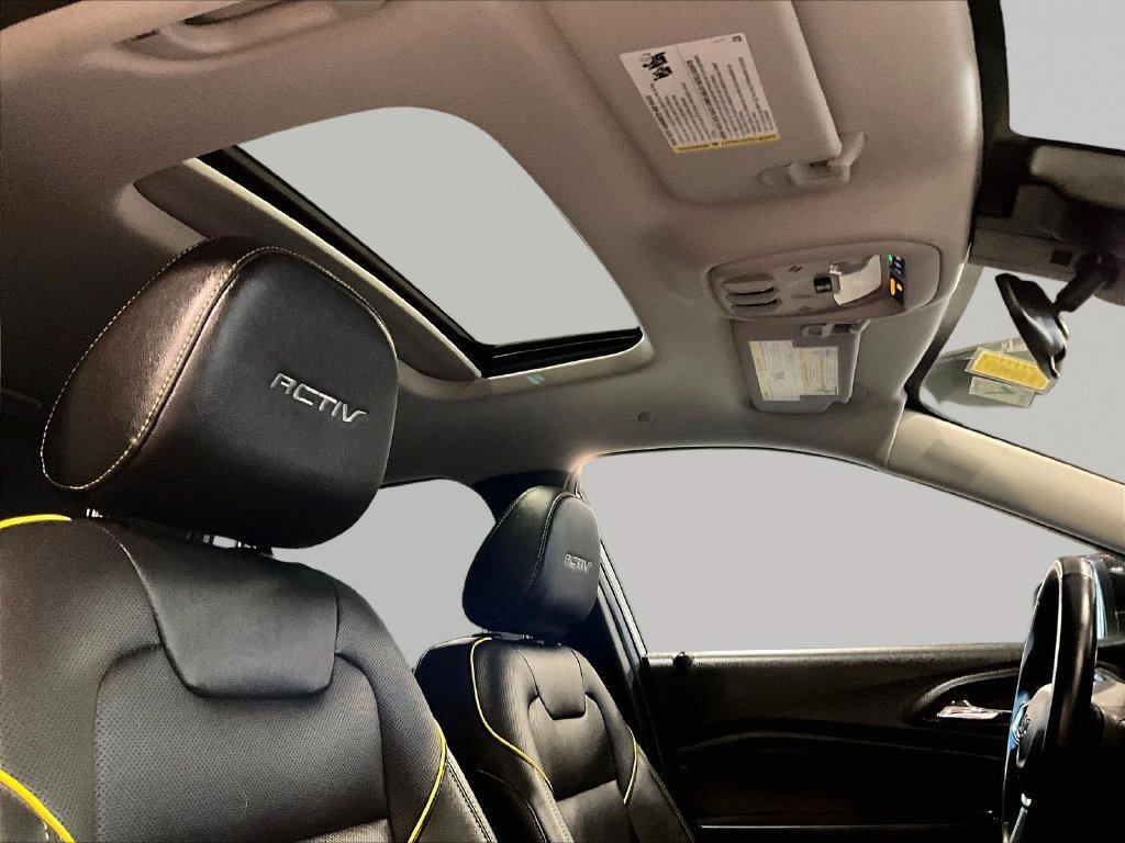Used 2024 Chevrolet Trax ACTIV w/ Sunroof Package FWD image 23