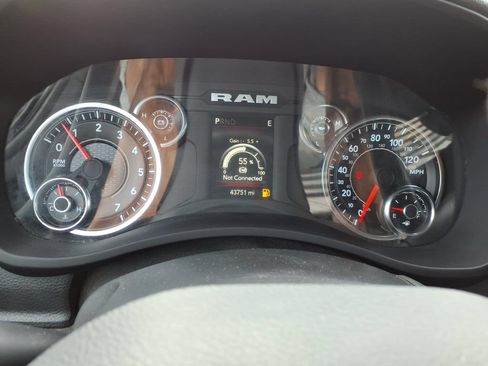 Used 2024 RAM 5500 Tradesman w/ Chrome Appearance Group AWD/4WD image 14