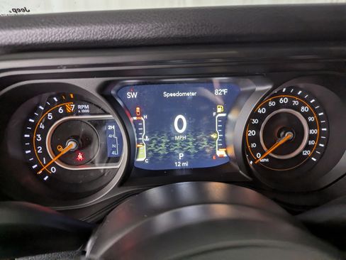 New 2025 Jeep Gladiator Sport image 13