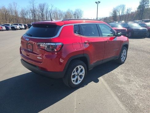 New 2025 Jeep Compass Latitude w/ Sun & Sound Group image 5