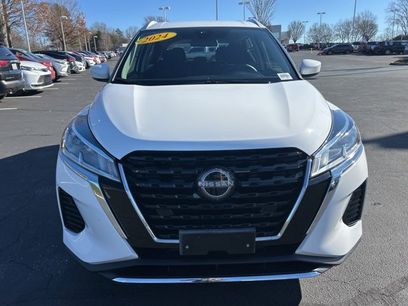 Used 2024 Nissan Kicks SV