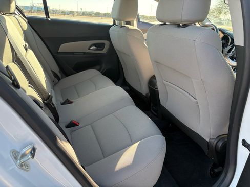 Used 2014 Chevrolet Cruze LT image 14