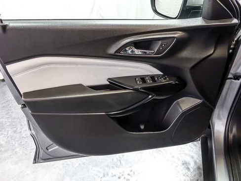 Certified 2025 Chevrolet Trax LT FWD image 25