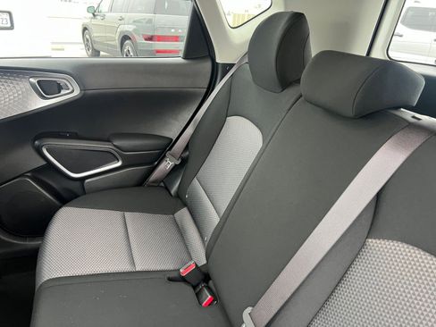 Used 2025 Kia Soul LX w/ LX Technology Package image 37