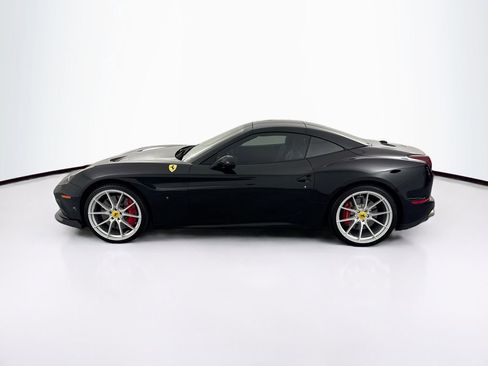 Used 2017 Ferrari California T image 42