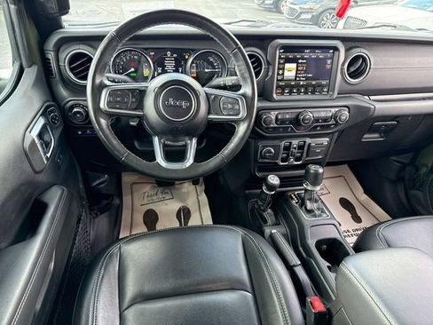 Used 2023 Jeep Wrangler Unlimited Sahara w/ Cold Weather Group AWD/4WD image 14
