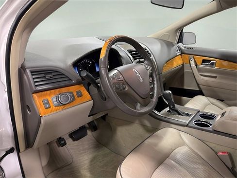 Used 2014 Lincoln MKX FWD w/ Equipment Group 101A image 10