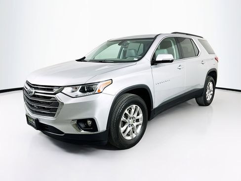Used 2020 Chevrolet Traverse LT image 3