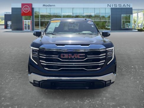 Used 2025 GMC Sierra 1500 SLT image 2
