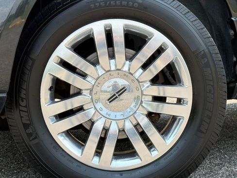 Used 2011 Lincoln Navigator 2WD w/ Monochrome Appearance Pkg image 25