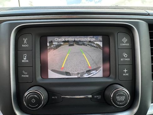 Used 2021 RAM 1500 Classic SLT AWD/4WD image 30