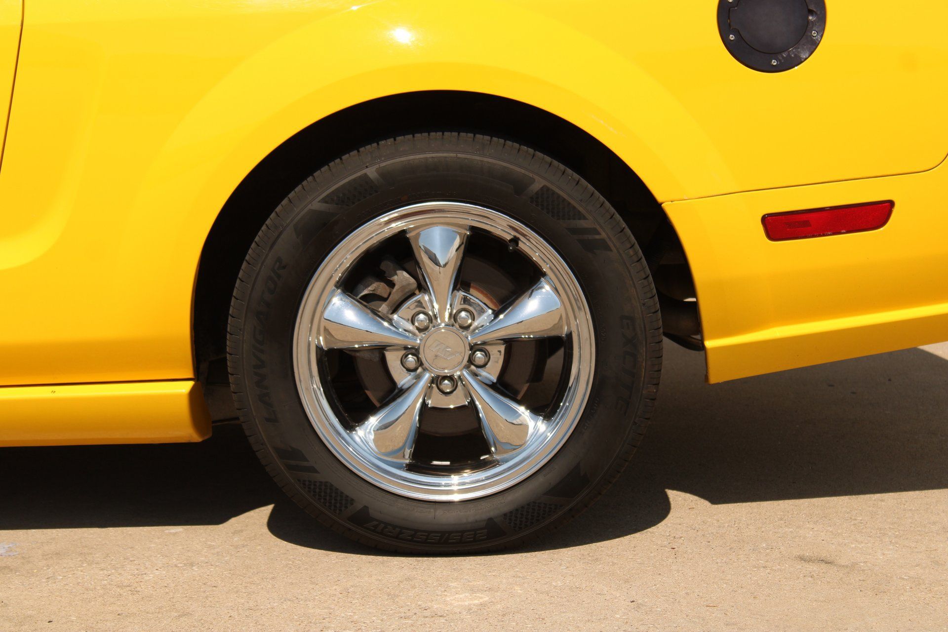 Used 2005 Ford Mustang GT RWD image 37