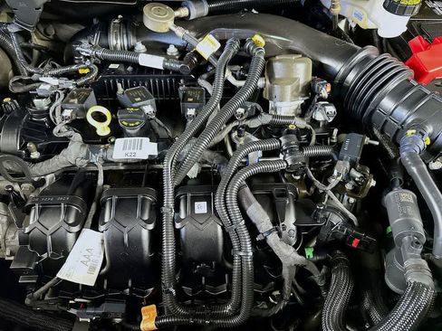 Certified 2022 Ford Edge SEL image 8