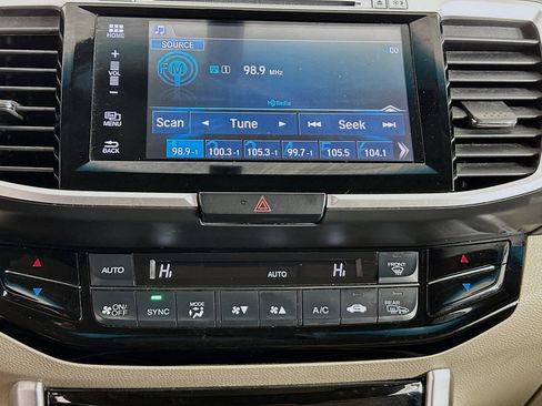 Used 2017 Honda Accord EX-L image 22