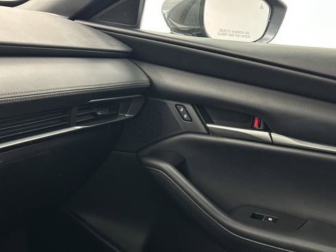 Used 2023 MAZDA MAZDA3 s image 32