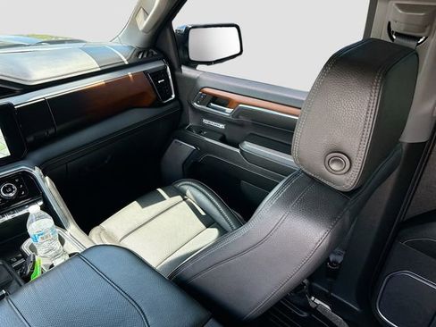 Used 2023 GMC Sierra 1500 Denali AWD/4WD image 5