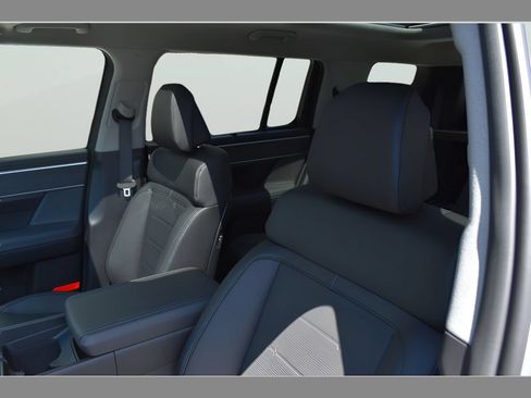 New 2026 Hyundai Santa Fe Limited FWD image 28